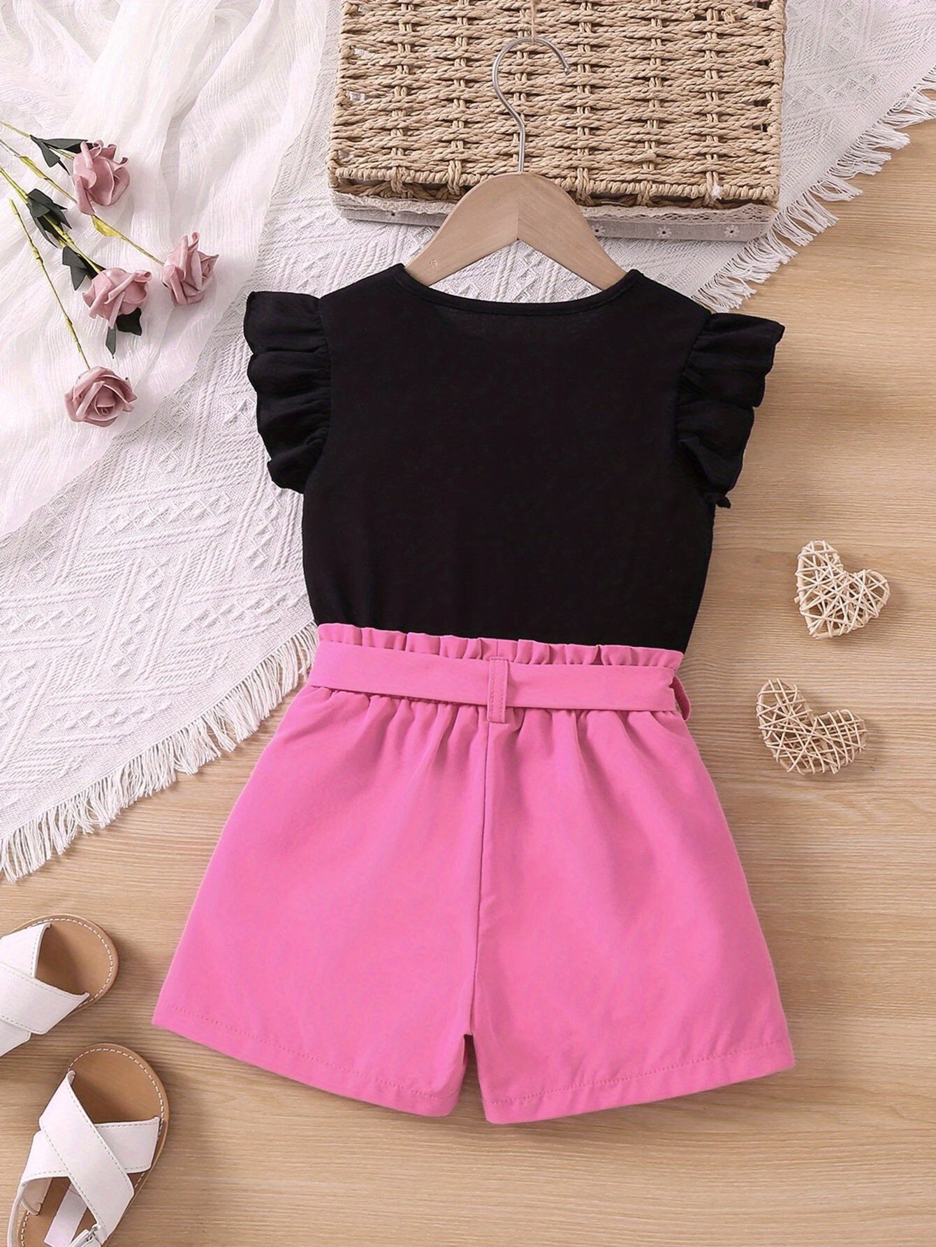 2pcs Girls Daily Casual Heart Print Crew Neck Sleeveless Top & Bow Shorts With Belt For Summer Kids Clothes