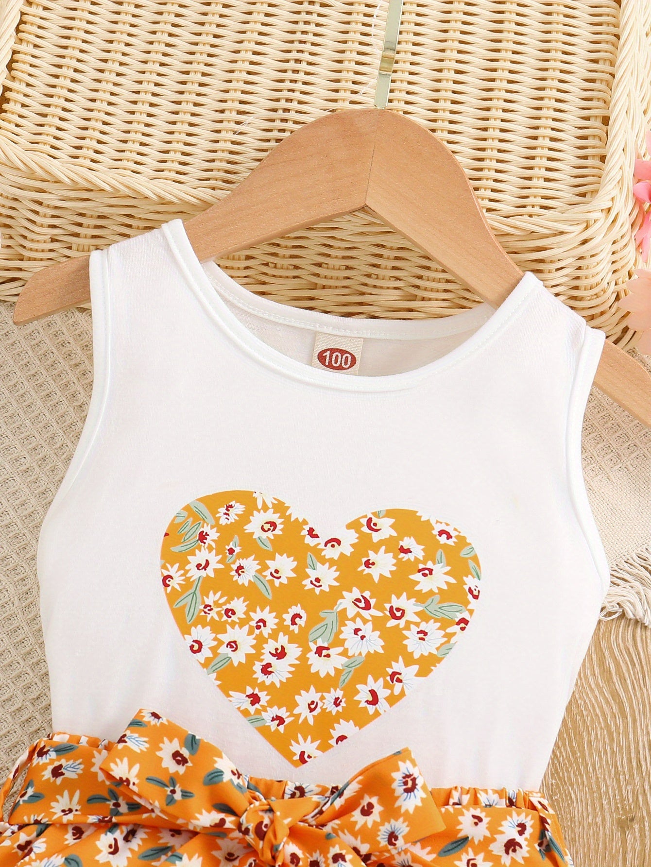 Girls 2pcs Round Neck Sleeveless Tank Top & Elastic Waist Shorts With Belt Floral Love Print Casual Kids Clothes Summer