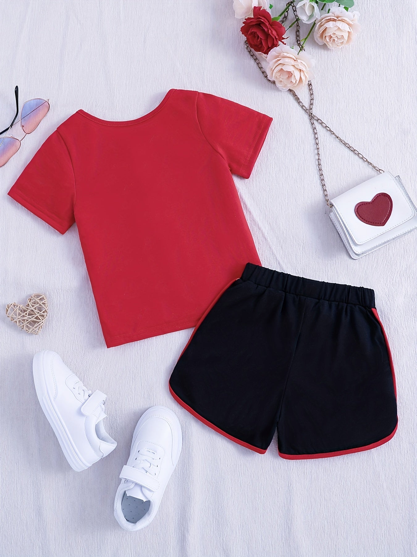 1 pcs Adorable Toddler Girls' Heart Graphic Tees - Casual Round Neck, Contrast Binding, Breathable Fabric, Comfortable Fit - Summer Outfit, Track Shorts, Kids' Wardrobe Essentia