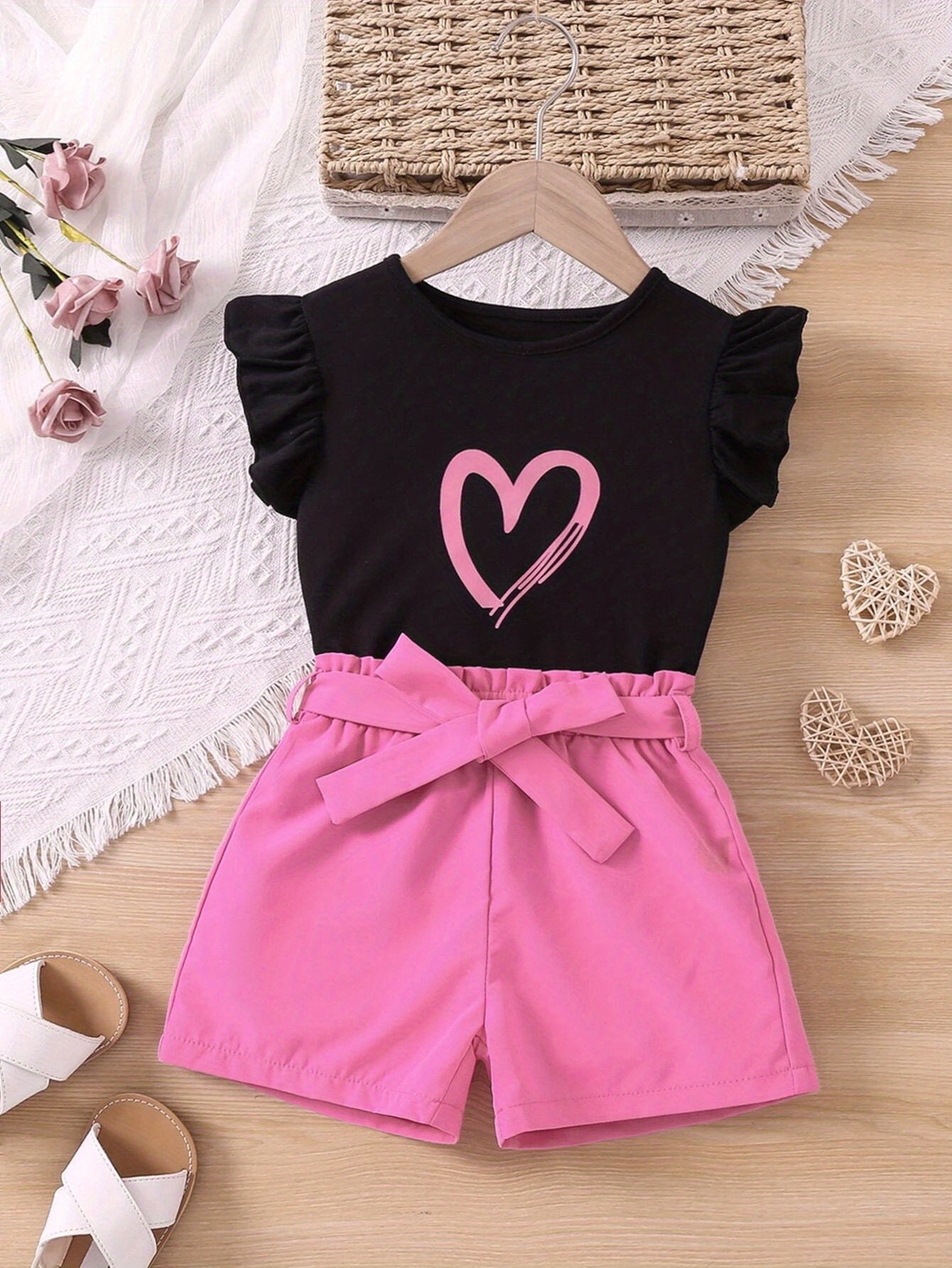 2pcs Girls Daily Casual Heart Print Crew Neck Sleeveless Top & Bow Shorts With Belt For Summer Kids Clothes