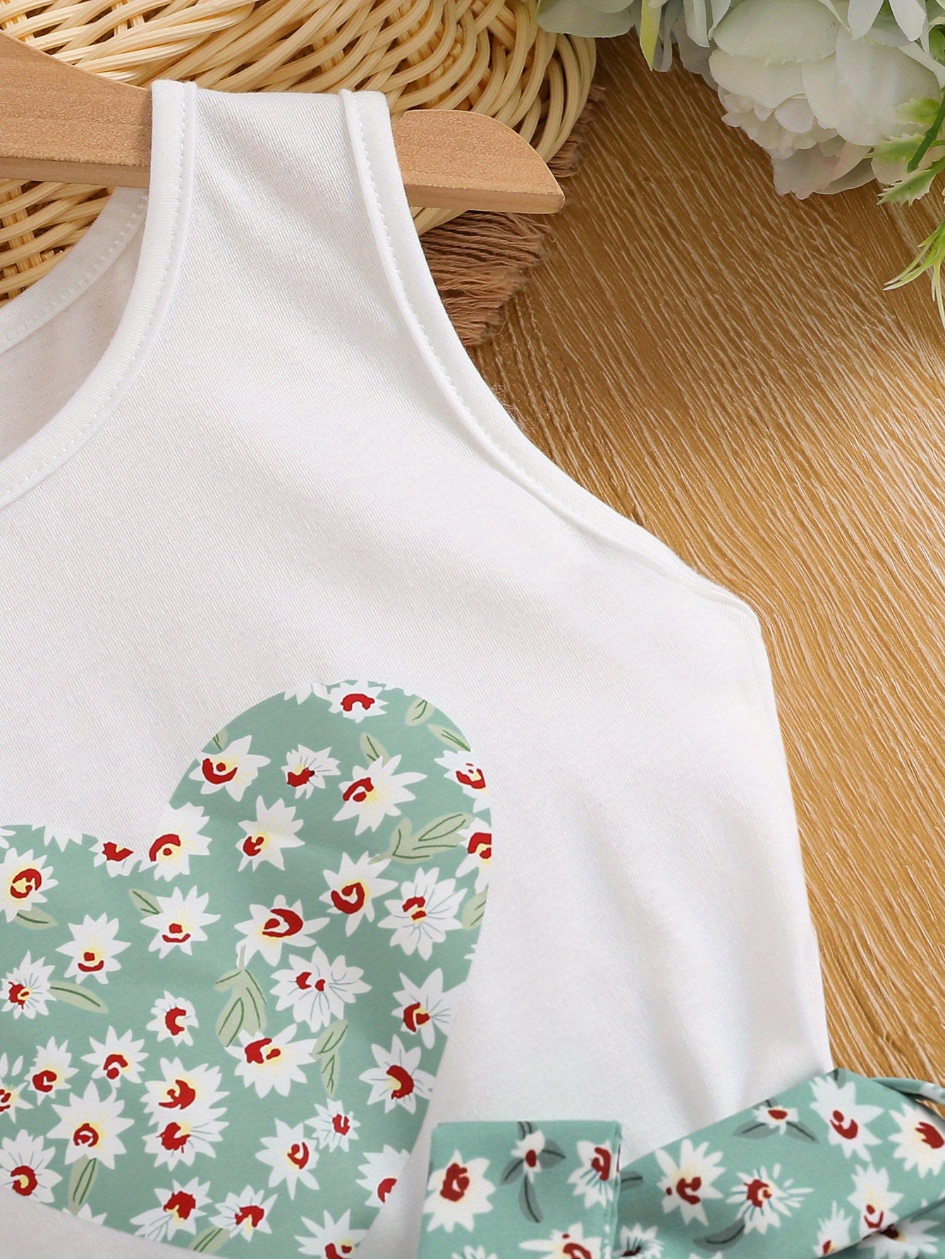 Girls 2pcs Round Neck Sleeveless Tank Top & Elastic Waist Shorts With Belt Floral Love Print Casual Kids Clothes Summer